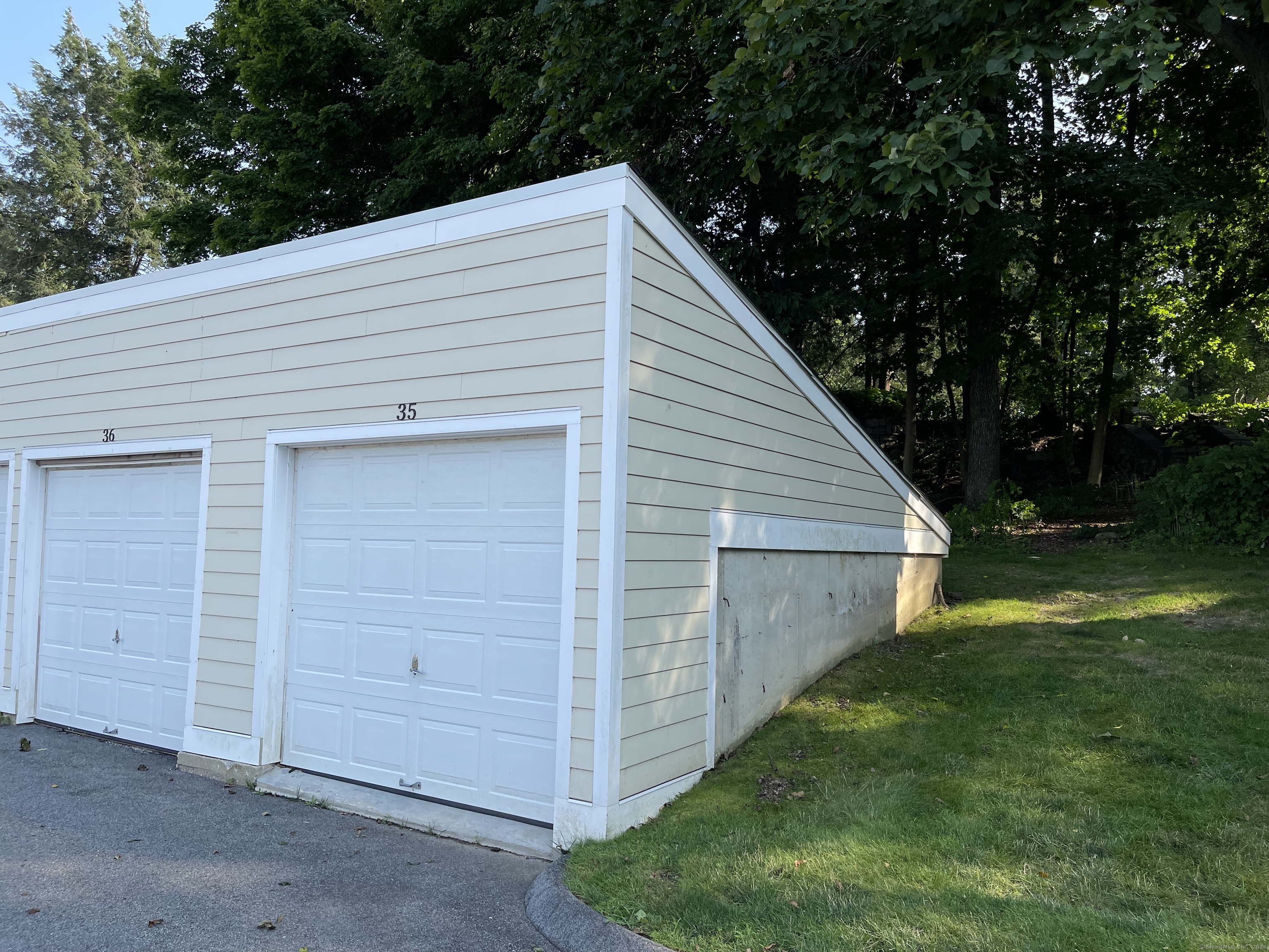 35 Casagmo Garage, Unit 35 Ridgefield, CT 06877 - Photo 1 of 1