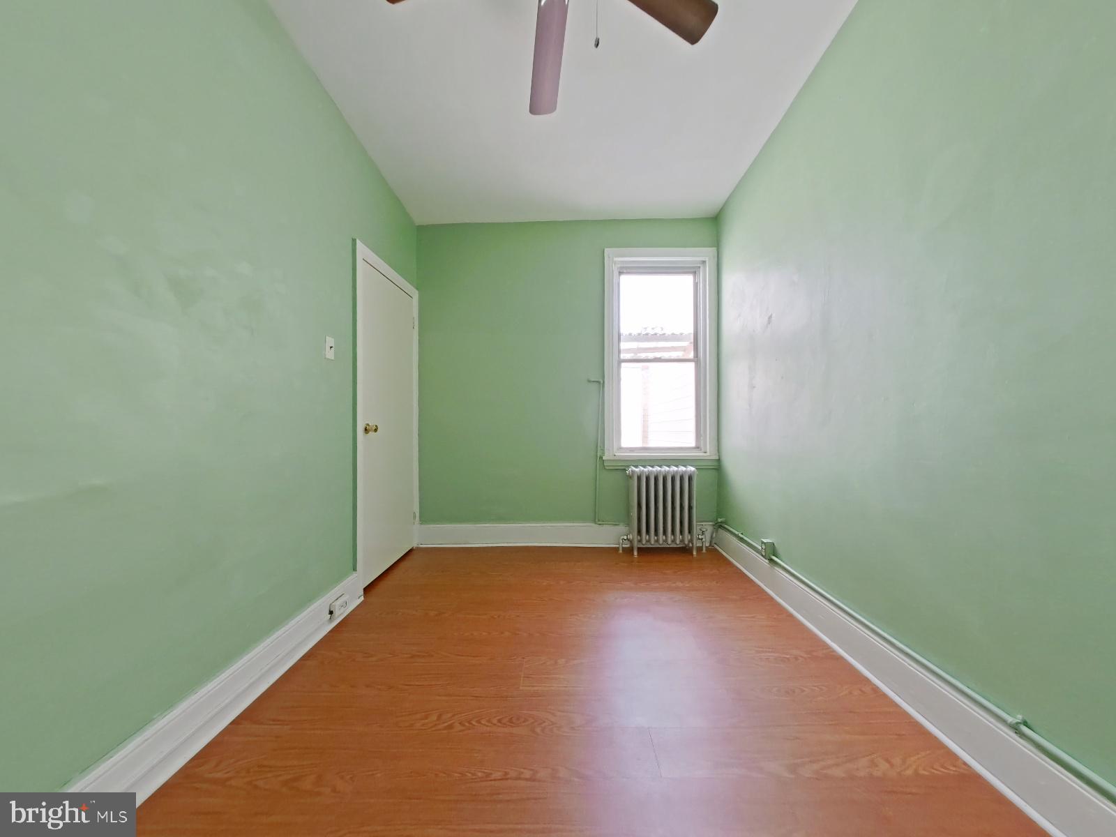529 Tree Street Philadelphia, PA 19148 - Photo 23 of 31 Bedroom 2