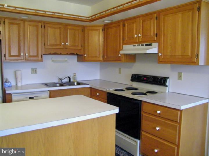 185 Hoch Road Oley, PA 19547 - Photo 5 of 15 Kitchen
