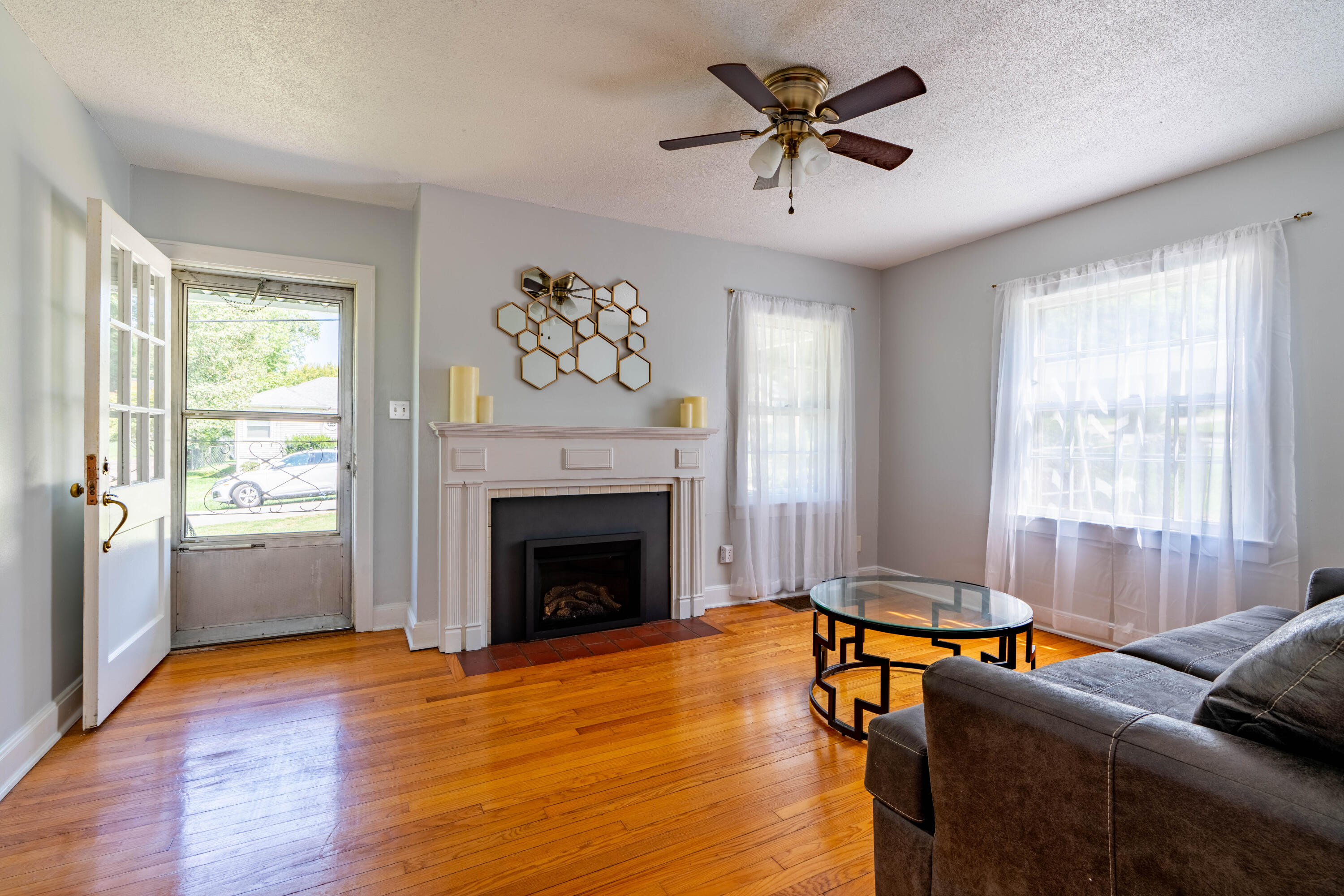 6103 Manchester Road Knoxville, TN 37920 - Photo 4 of 20 _CM22314-HDR