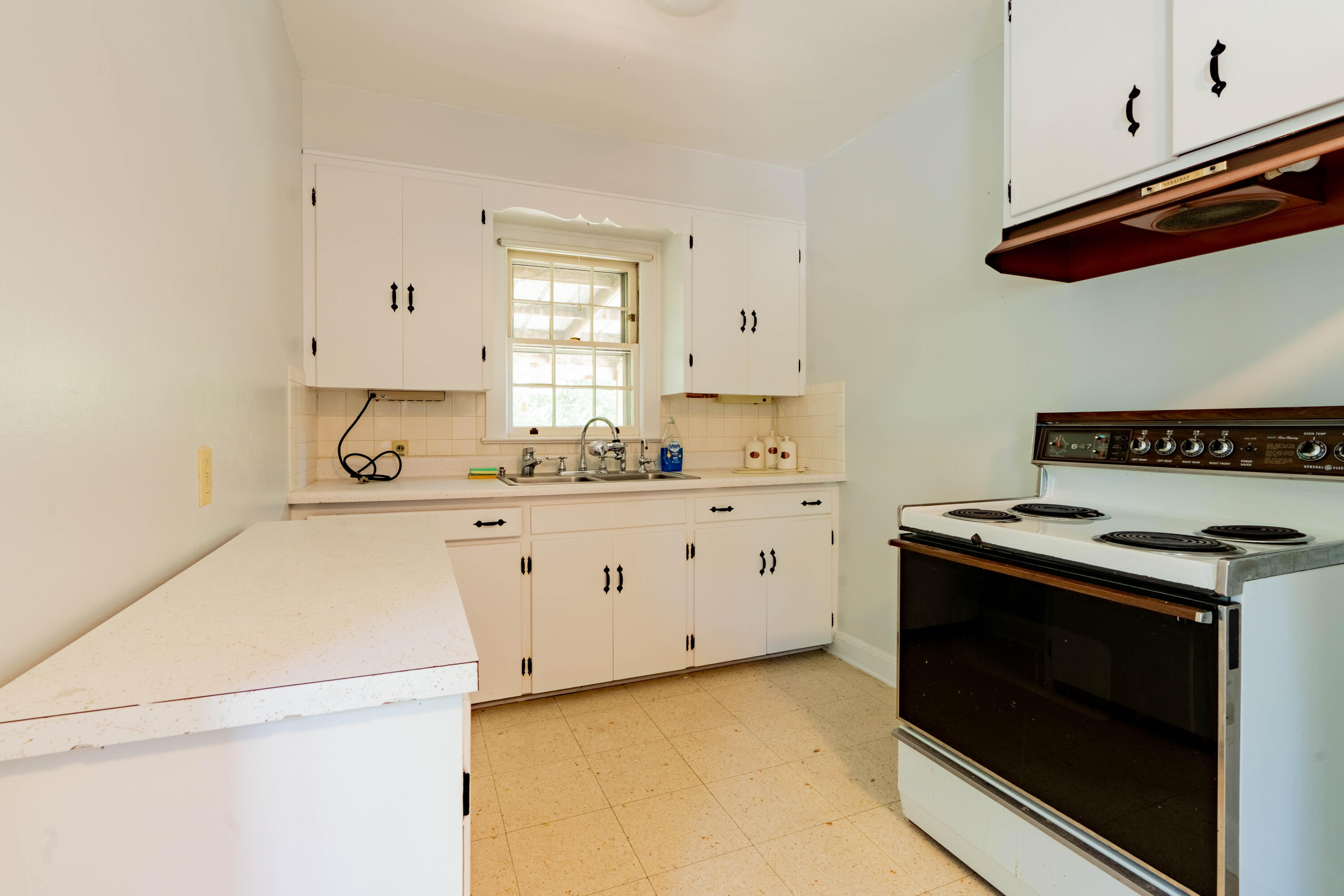 6103 Manchester Road Knoxville, TN 37920 - Photo 7 of 20 _CM22329-HDR