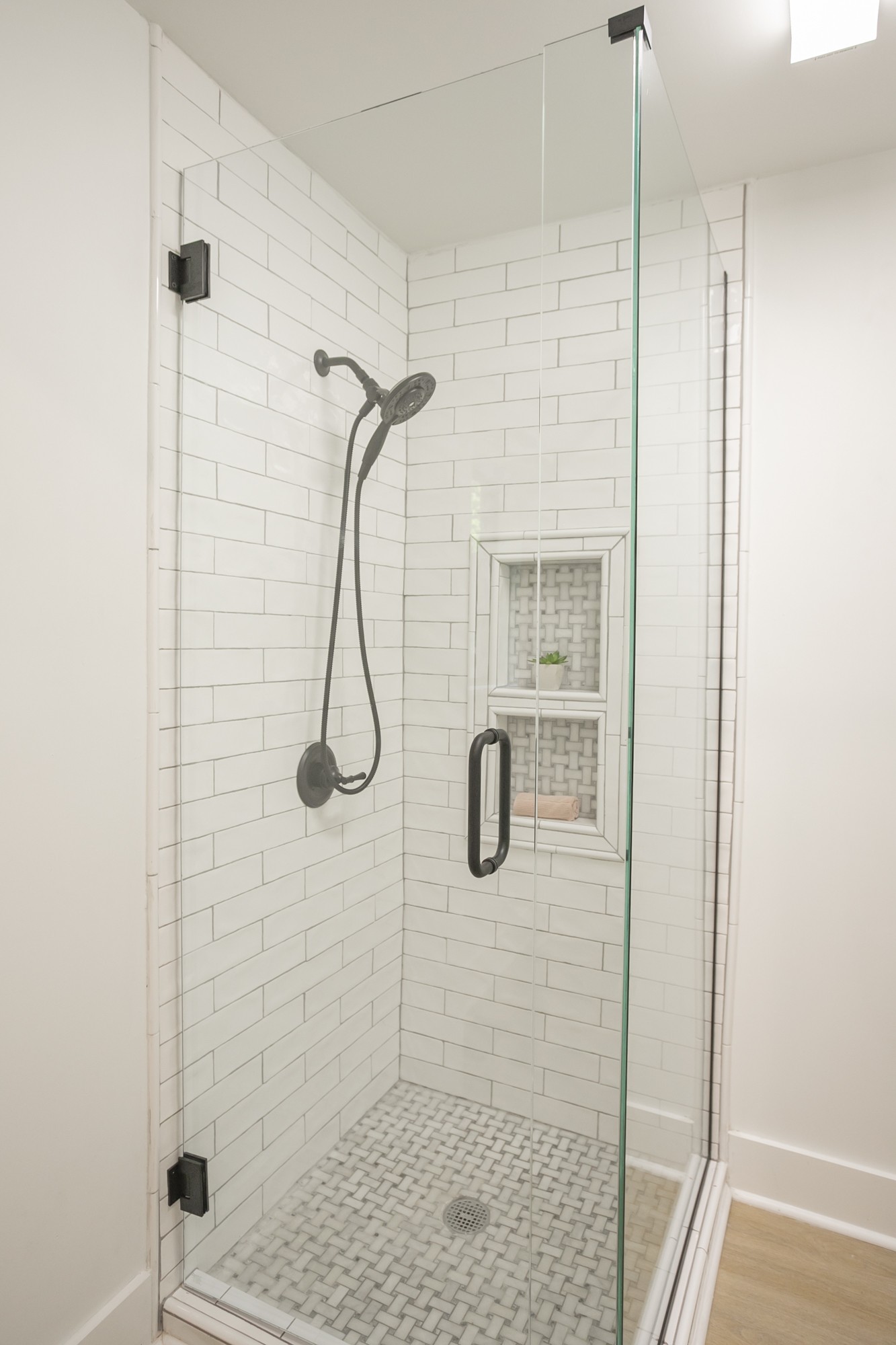 5860 Cane Ridge Road Antioch, TN 37013 - Photo 14 of 46 a bathroom with a shower