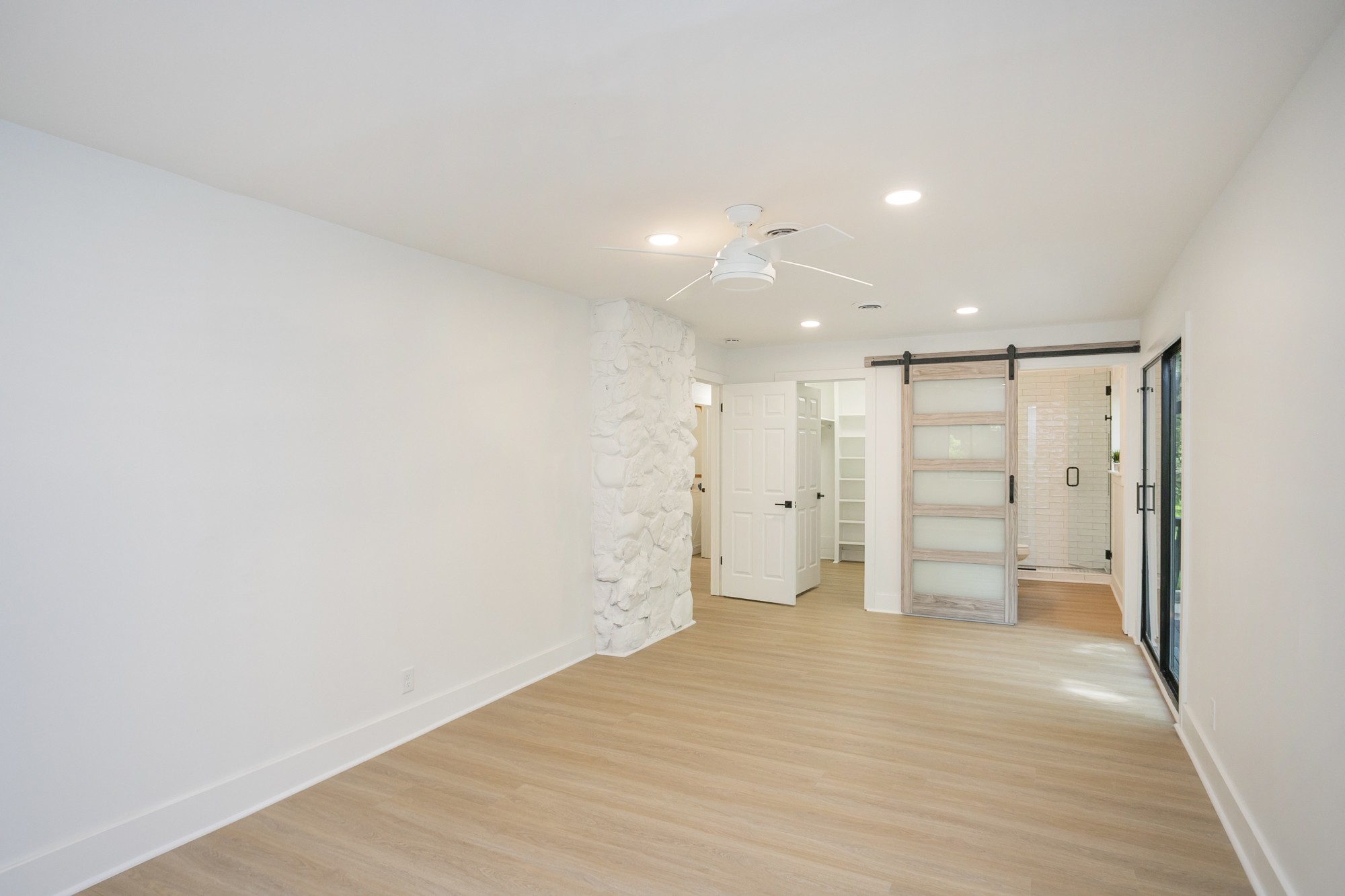 5860 Cane Ridge Road Antioch, TN 37013 - Photo 23 of 46 a view of empty room with wooden floor
