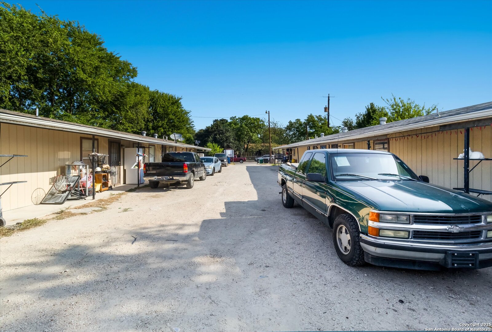 3620 Rivas Street San Antonio, TX 78228 - Photo 4 of 15 a car parked in front of a house