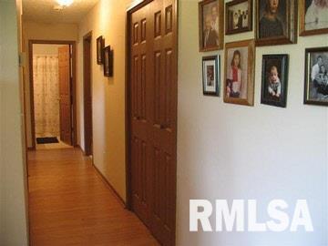 11609 Pebble Road Mount Vernon, IL 62864 - Photo 7 of 17 Gallery Image 7