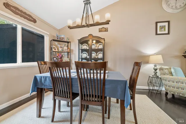 $895,000 | 831 Wood Lane, Petaluma, CA 94954