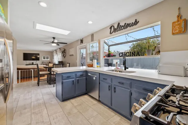 $895,000 | 831 Wood Lane, Petaluma, CA 94954