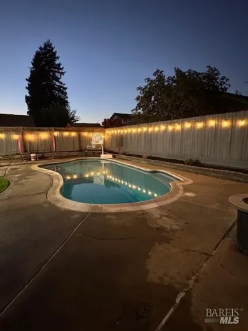 $895,000 | 831 Wood Lane, Petaluma, CA 94954