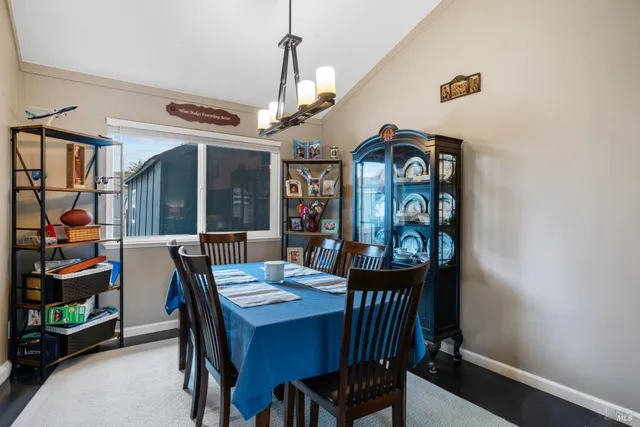 $895,000 | 831 Wood Lane, Petaluma, CA 94954