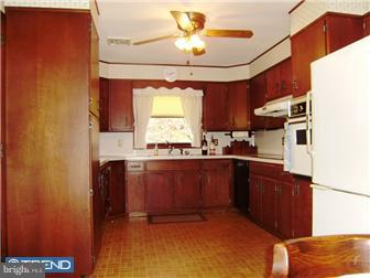 2545 River Road Reading, PA 19605 - Photo 5 of 10