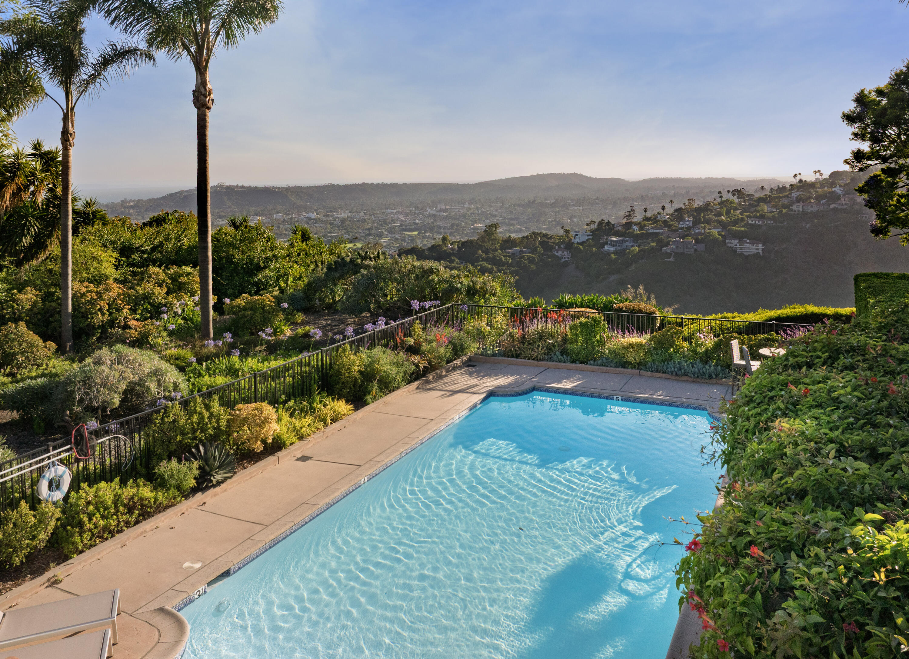 127 Via Alicia Santa Barbara, CA 93108 - Photo 8 of 33 127 Via Alicia_0016