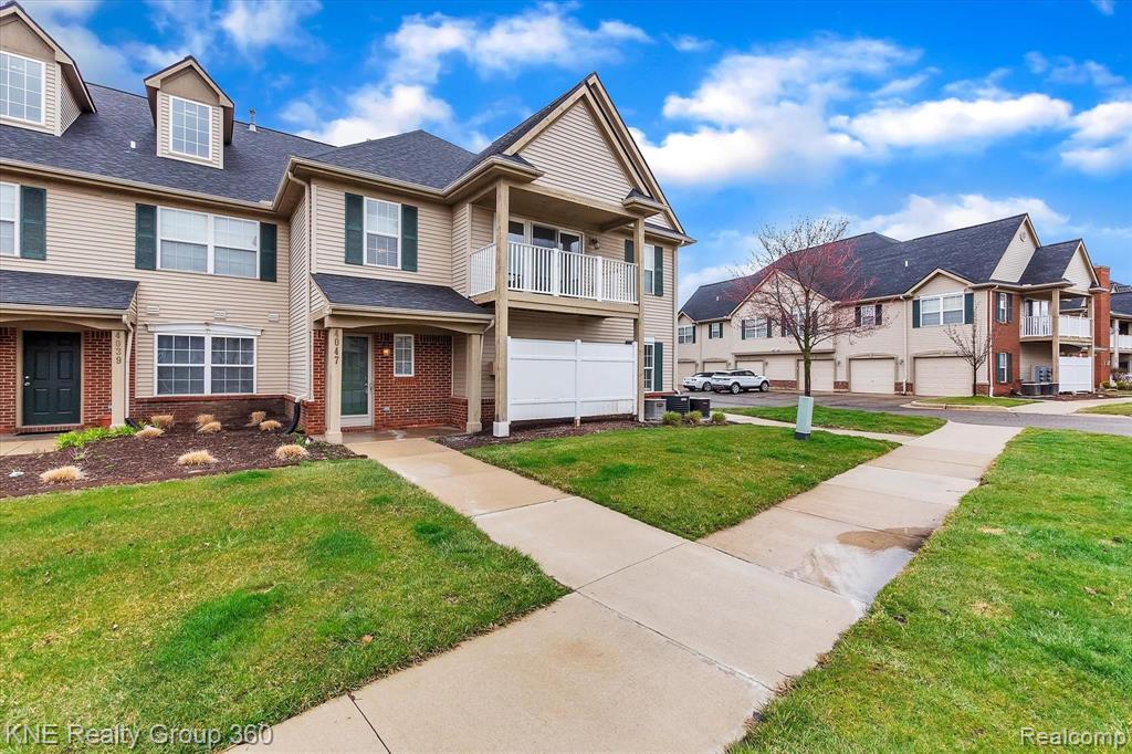 4047 Hampton Ridge Boulevard, Unit 6 Howell, MI 48843 - Photo 3 of 33