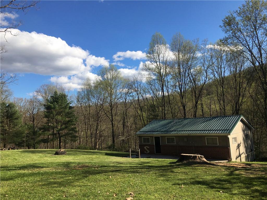 154 Eicher Road Confluence, PA 15424 - Photo 2 of 14