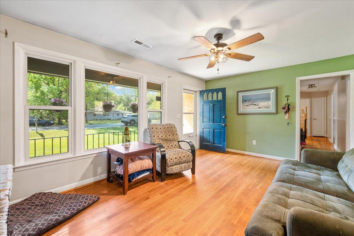 1104 Hawthorne Road Hanahan, SC 29410 - Photo 8 of 19 Living Room