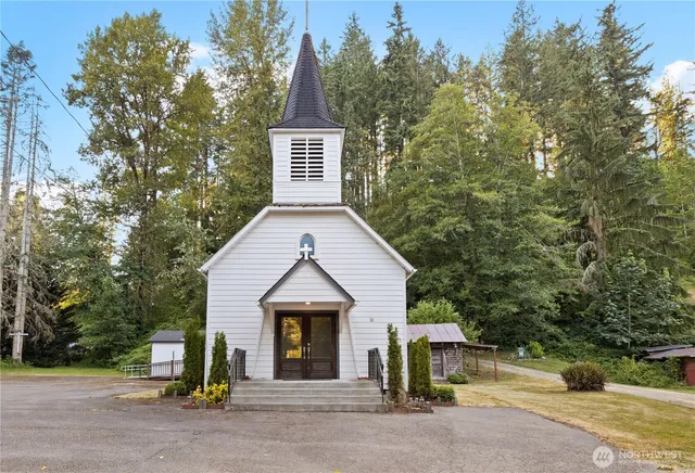 a view of house along with street