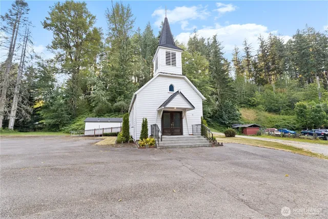 a view of an entryway with a room