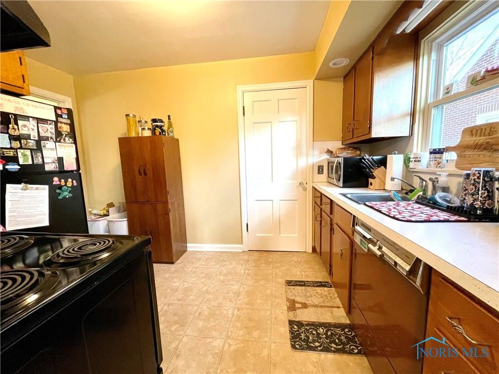 4108 Bowen Road Toledo, OH 43613 - Photo 6 of 25 Gallery Image 6