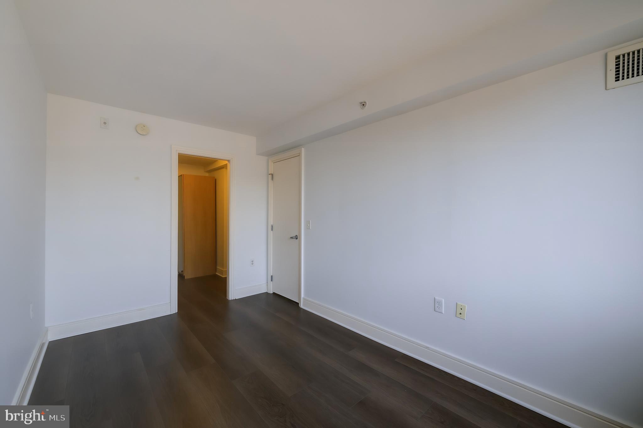 800 4th Street Southwest, Unit N518 Washington, DC 20024 - Photo 15 of 26 a view of an empty room