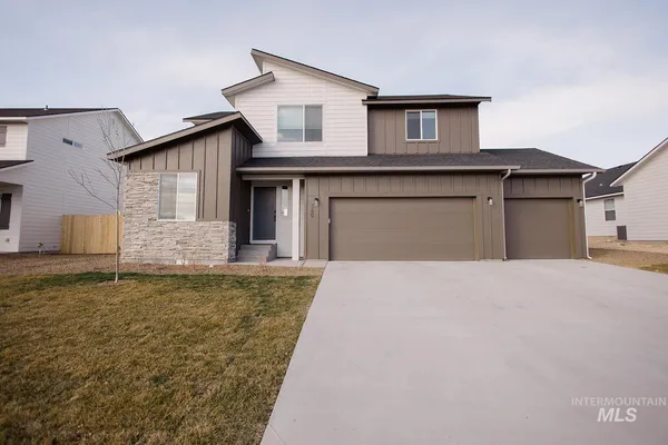 $425,000 | 840 Strike Eagle Street, Mountain Home, ID 83647