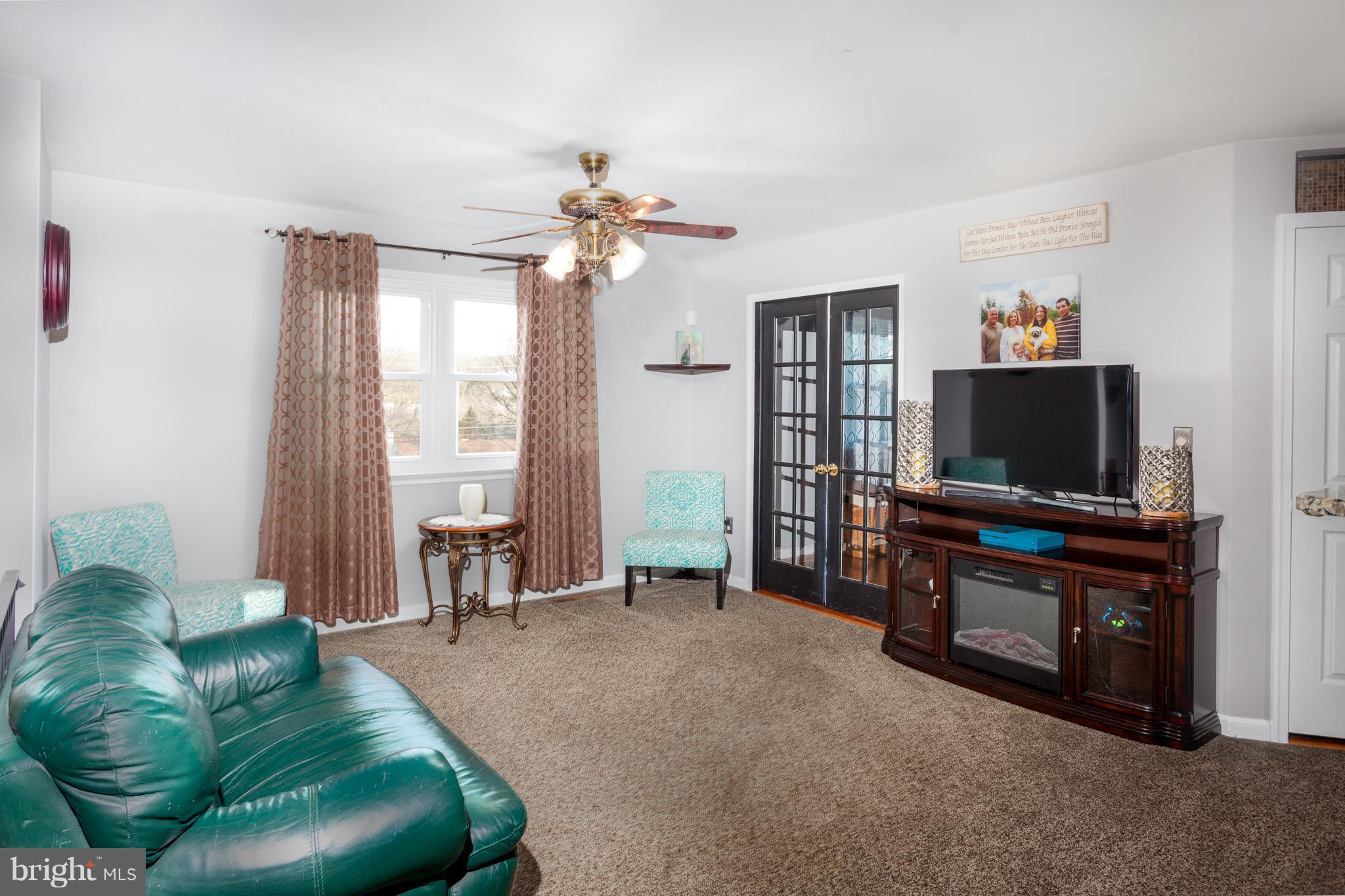 1369 Chestnut Grove Road Pottstown, PA 19464 - Photo 10 of 52 Living Room