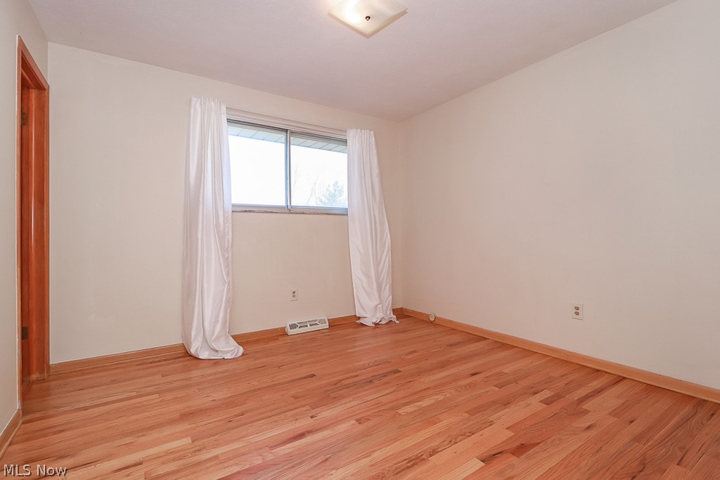 2330 Keystone Road Cleveland, OH 44134 - Photo 14 of 35