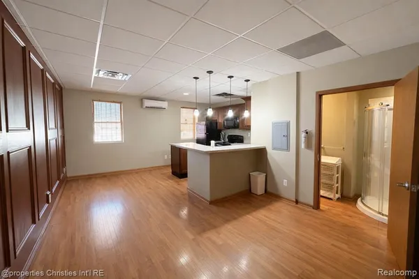 $1,350 | 35 North Saginaw Street, Unit 2, Pontiac, MI 48342
