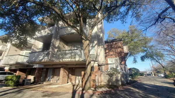 $1,650 | 7474 Fair Oaks Avenue, Unit 7413, Dallas, TX 75231