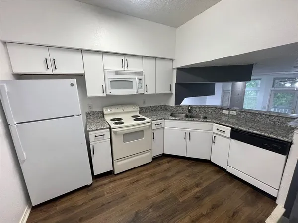 $1,625 | 7474 Fair Oaks Avenue, Unit 7413, Dallas, TX 75231
