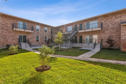 $189,900 | 11222 Park Central Place, Unit D, Dallas, TX 75230