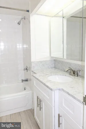 $3,450 | 1326-42 Spruce Street, Unit 703, Philadelphia, PA 19107
