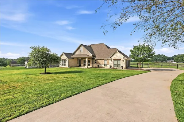 $575,000 | 7588 Los Lobos Drive, Bryan, TX 77808