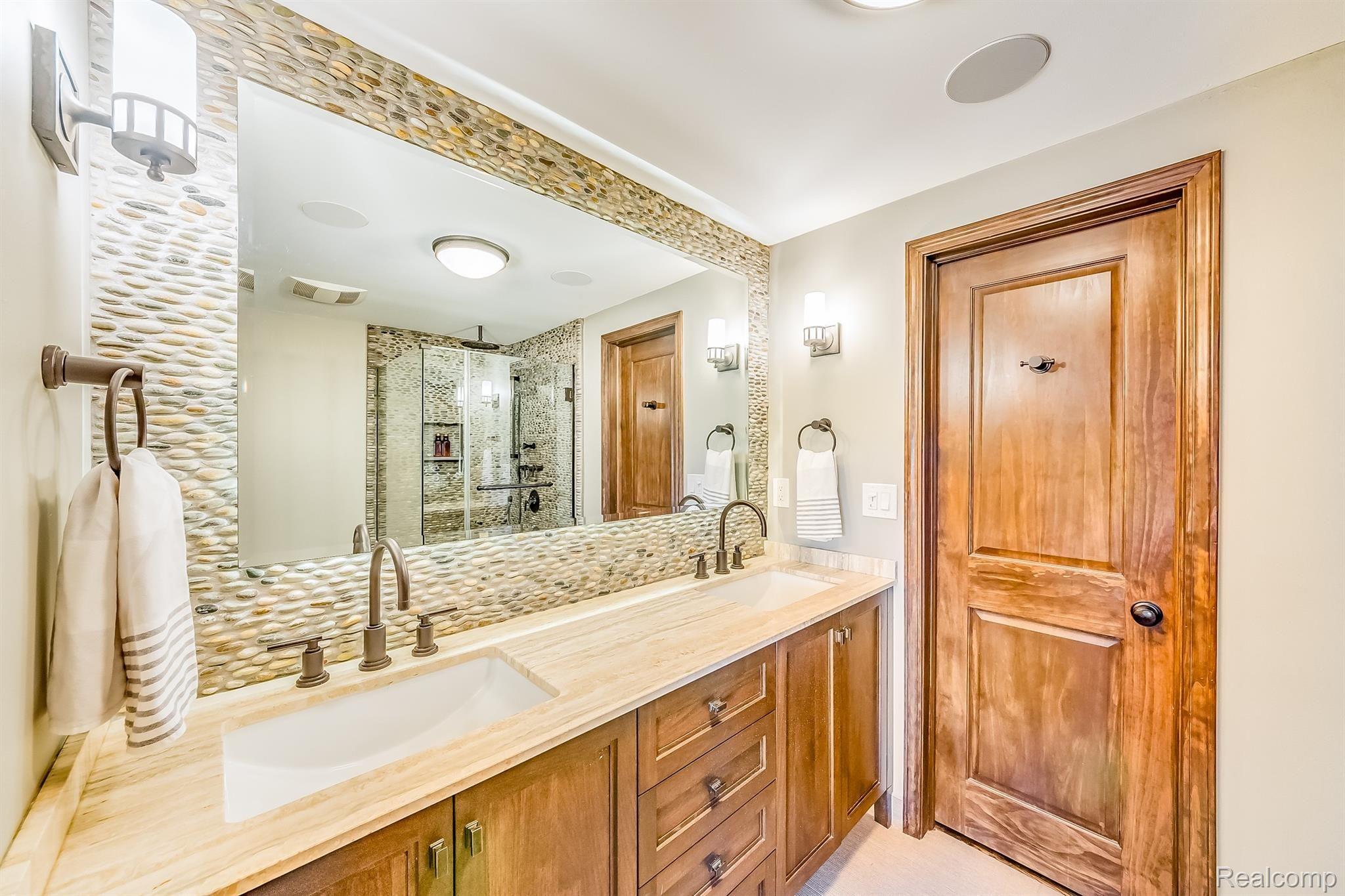 1955 East Snell Road Rochester, MI 48306 - Photo 16 of 49 Master Bathroom