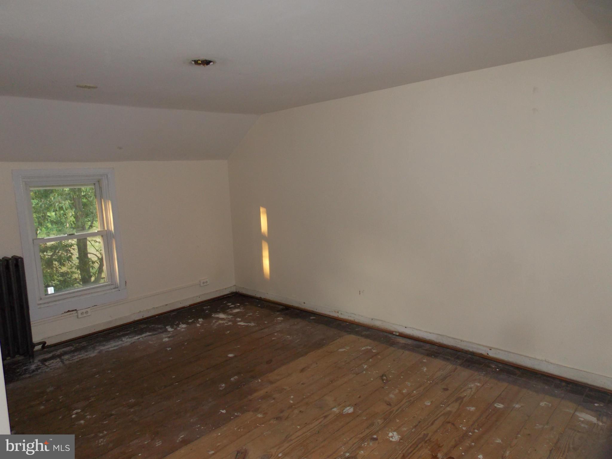 2909 Kuntz Road Baltimore, MD 21244 - Photo 12 of 21 Bedroom