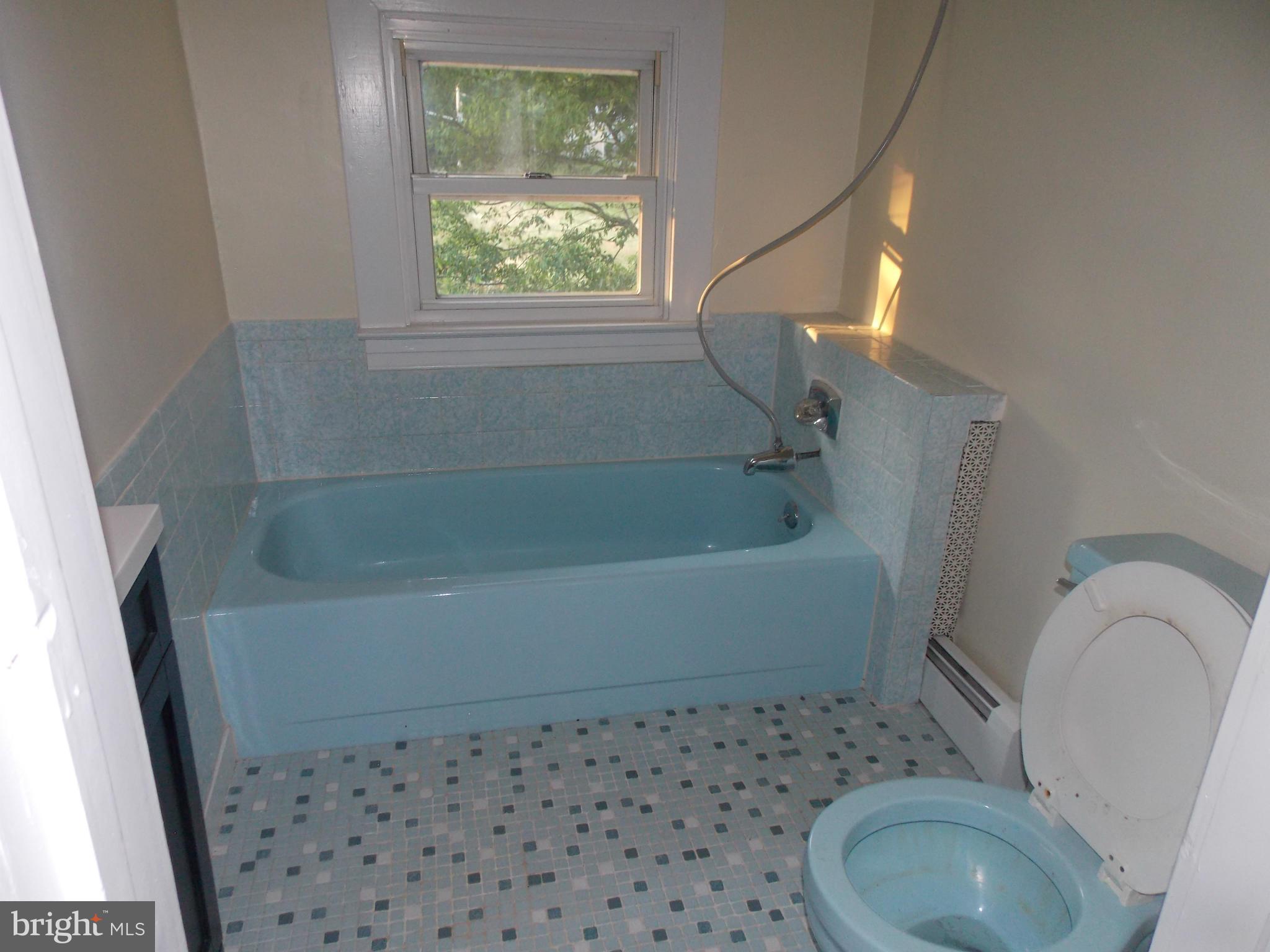 2909 Kuntz Road Baltimore, MD 21244 - Photo 15 of 21 Bath