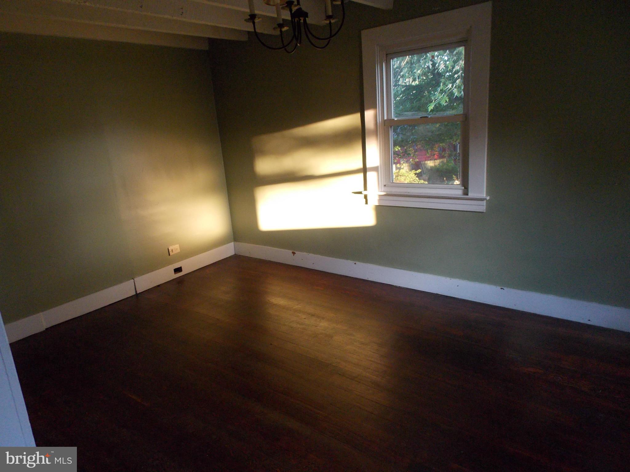2909 Kuntz Road Baltimore, MD 21244 - Photo 5 of 21 Dining Room