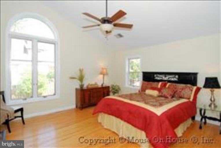 9515 Edgeley Road Bethesda, MD 20814 - Photo 11 of 30 Master Bedroom