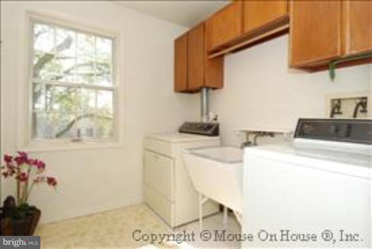 9515 Edgeley Road Bethesda, MD 20814 - Photo 15 of 30 Upper Level Laundry Room