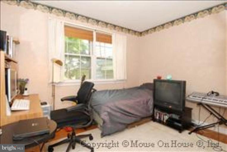 9515 Edgeley Road Bethesda, MD 20814 - Photo 17 of 30 Bedroom #3