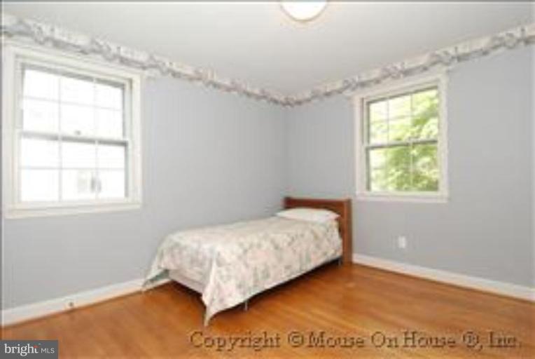 9515 Edgeley Road Bethesda, MD 20814 - Photo 18 of 30 Bedroom #4