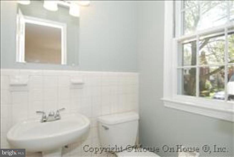 9515 Edgeley Road Bethesda, MD 20814 - Photo 21 of 30 Bath #3
