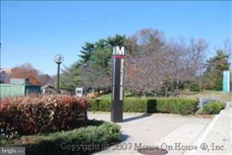 9515 Edgeley Road Bethesda, MD 20814 - Photo 27 of 30 Near Medical Center Metro