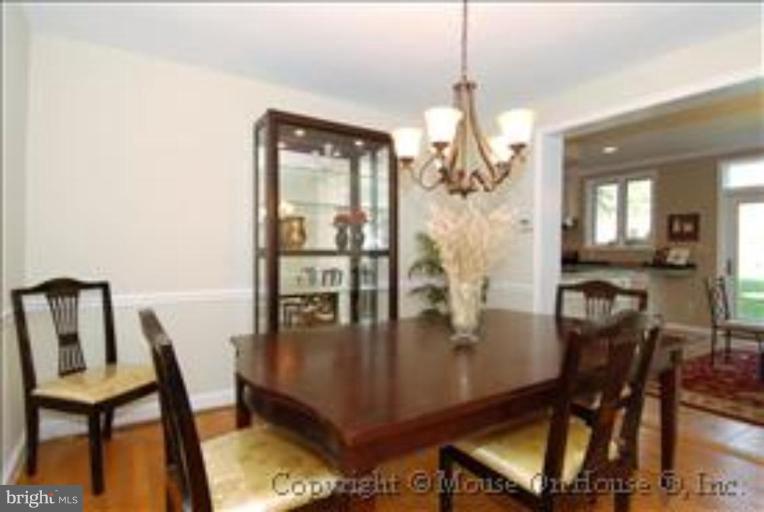 9515 Edgeley Road Bethesda, MD 20814 - Photo 4 of 30 Dining Room