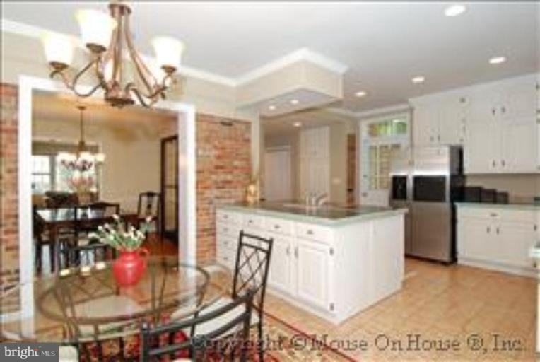 9515 Edgeley Road Bethesda, MD 20814 - Photo 7 of 30 Kitchen #3