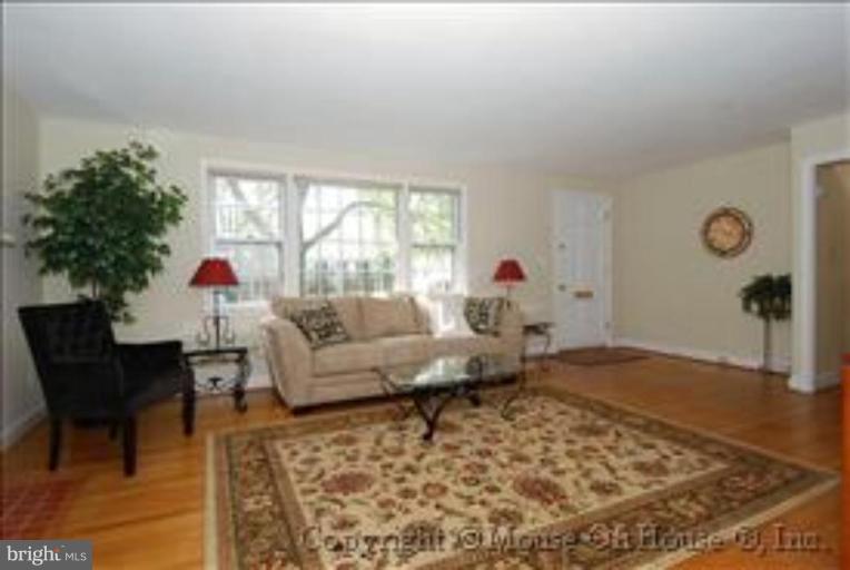 9515 Edgeley Road Bethesda, MD 20814 - Photo 8 of 30 Living Room #2
