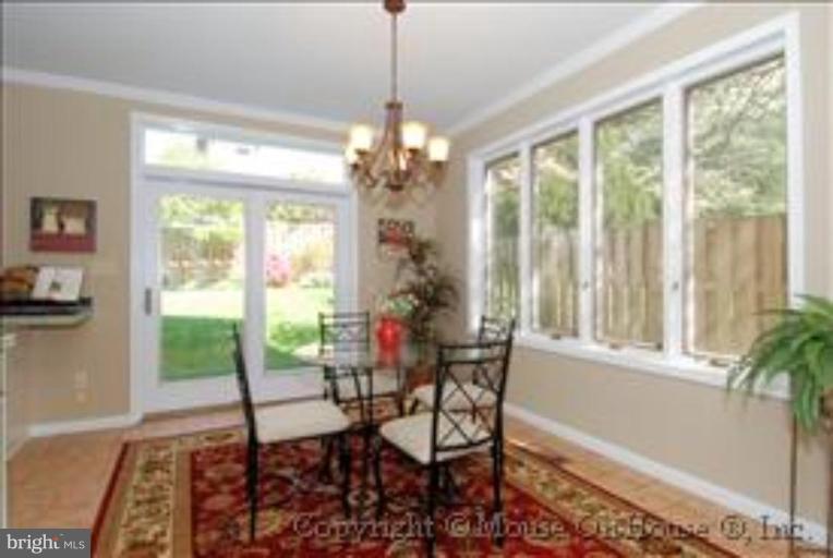 9515 Edgeley Road Bethesda, MD 20814 - Photo 10 of 30 Breakfast Area