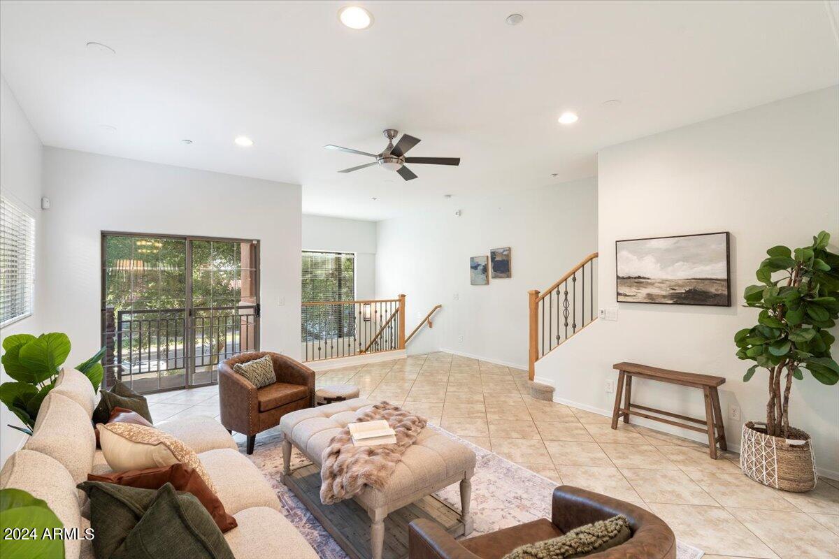 6940 East Cochise Road, Unit 1009 Paradise Valley, AZ 85253 - Photo 4 of 21 05-71084283