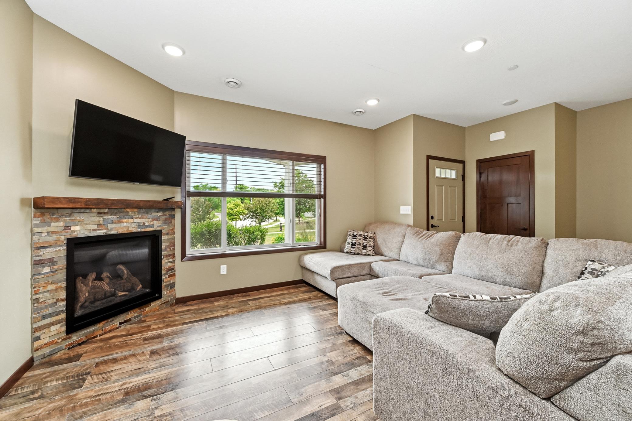 5672 Harvest Moon Boulevard Northwest Rochester, MN 55901 - Photo 4 of 24