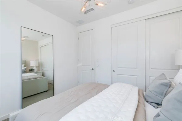 $6,500 | 1077 Cadence, Irvine, CA 92618