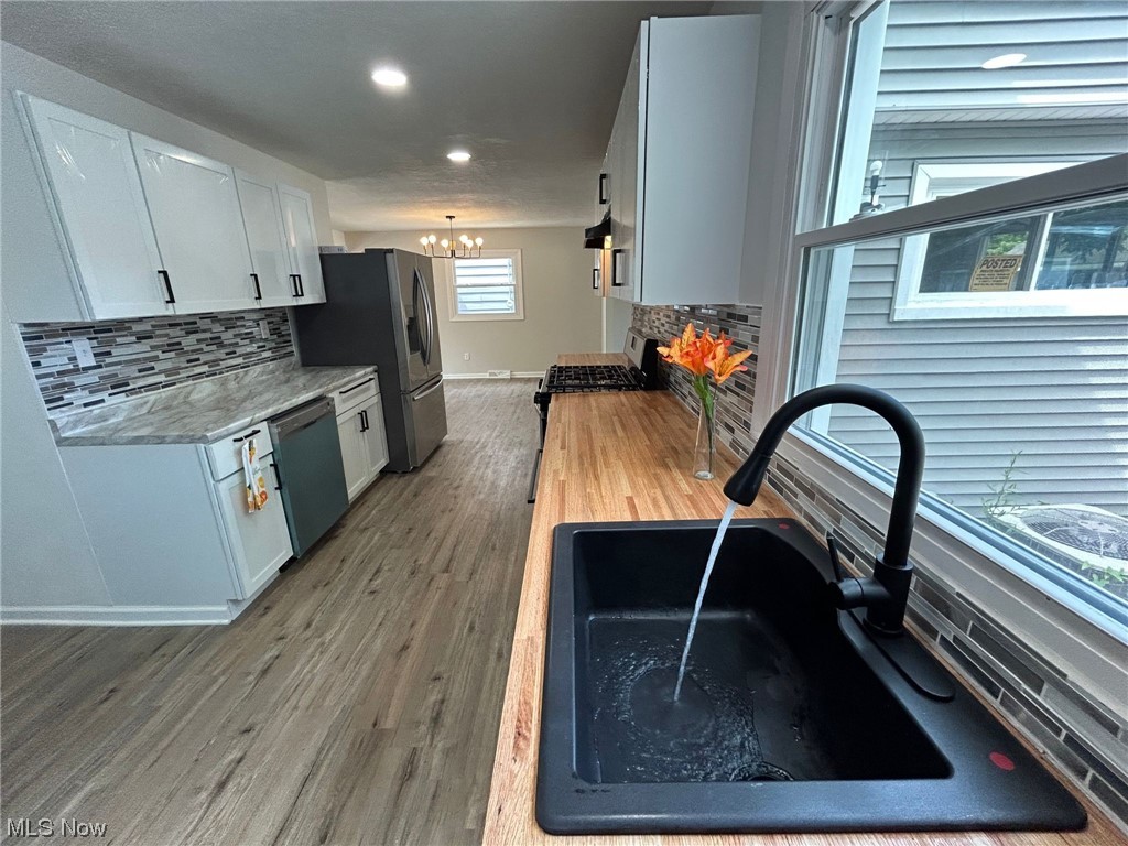 3007 Ripley Road Cleveland, OH 44120 - Photo 13 of 33