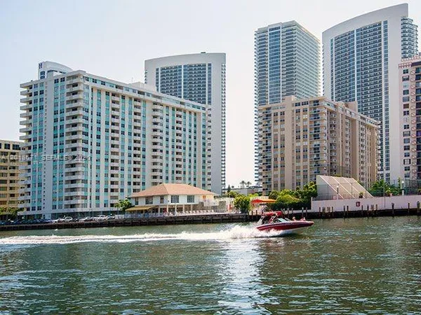 $2,200 | 1833 South Ocean Drive, Unit 805, Hallandale Beach, FL 33009